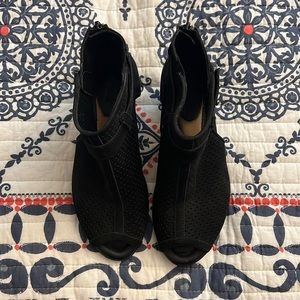 Earth open toe bootie